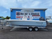 2025 Robalo 226 Cayman Bay Boat