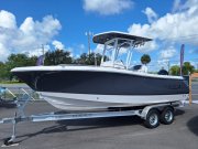 New 2025 Robalo center console for sale