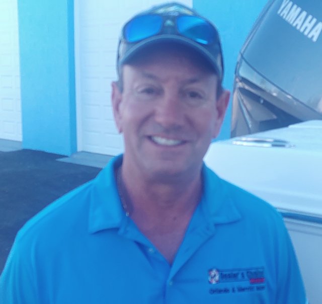 Head shot of Scott Nault