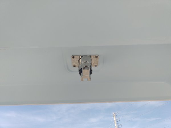The definition of an outboard motor is a detachable engine mounted on outboard brackets on the stern of your boat.  This configuration will have twin engines.